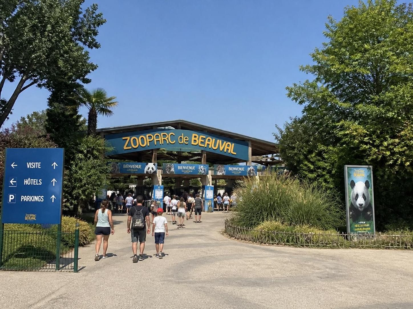 Zoo Beauval : adresse exacte, GPS et conseils d'accÚs 2 découvrez l'adresse exacte du zoo de beauval, recevez les coordonnées gps précises et obtenez des conseils pratiques pour un accÚs facile à l'un des plus beaux parcs zoologiques de france.