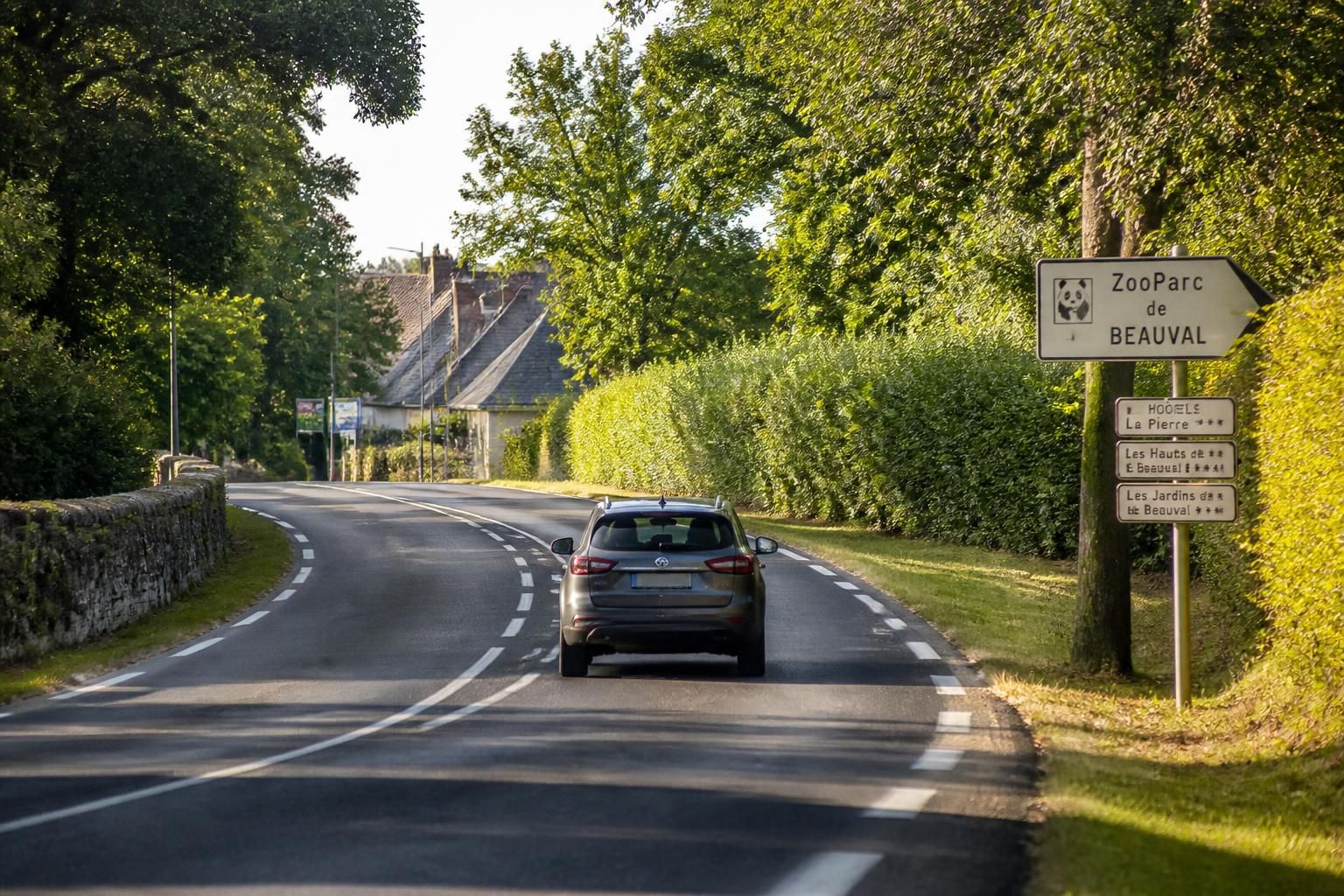 découvrez l'adresse exacte et le plan d'accès du zoo de beauval. retrouvez toutes les informations pour vous rendre facilement en voiture, train ou bus.